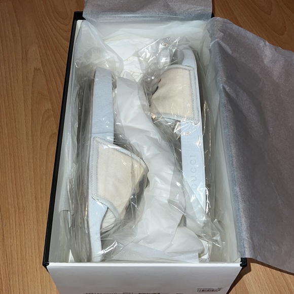 Men’s GUCCI slide sandals - Picture 8 of 10